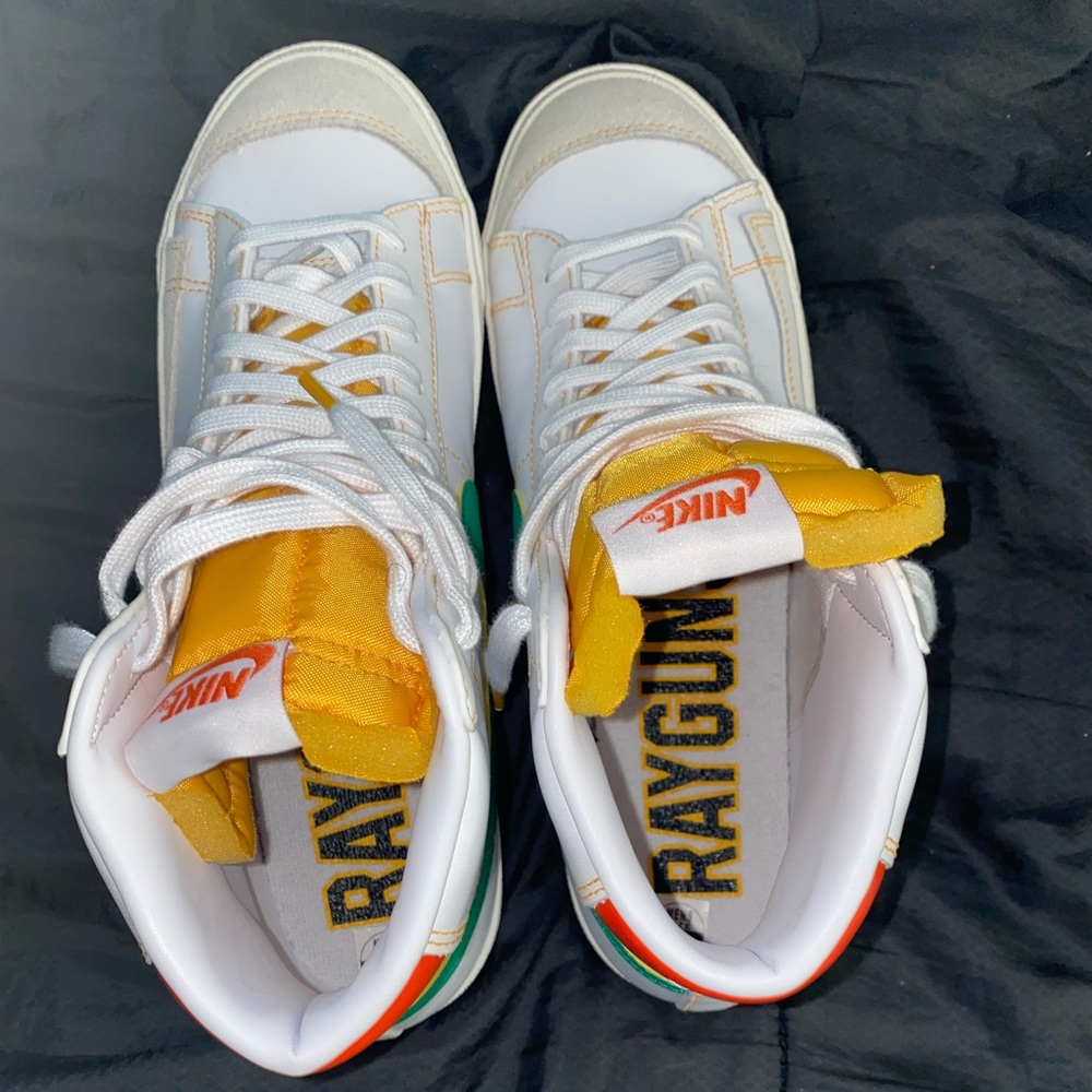 Nike Blazer Mid 77
Raygun